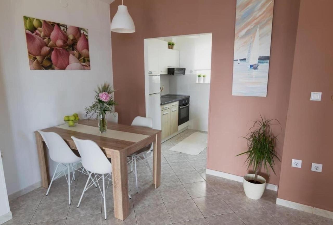 House Of Albina- 10 M Od Mora Holiday home Zadar